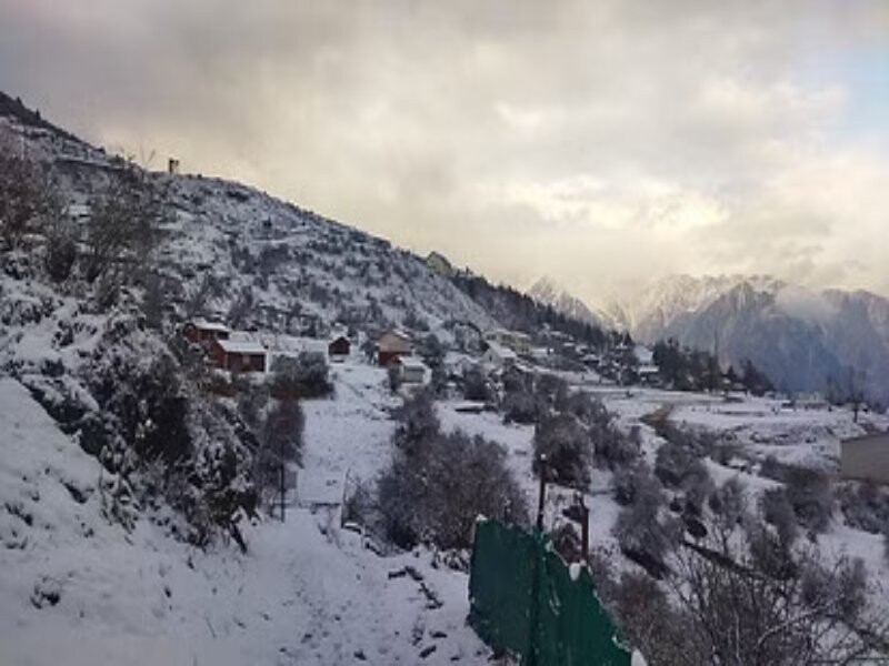 Uttarakhand Weather Update: उत्तराखंड में बर्फबारी का येलो अलर्ट, उत्तरकाशी टनल रेस्क्यू में मौसम सकता है चुनौती!