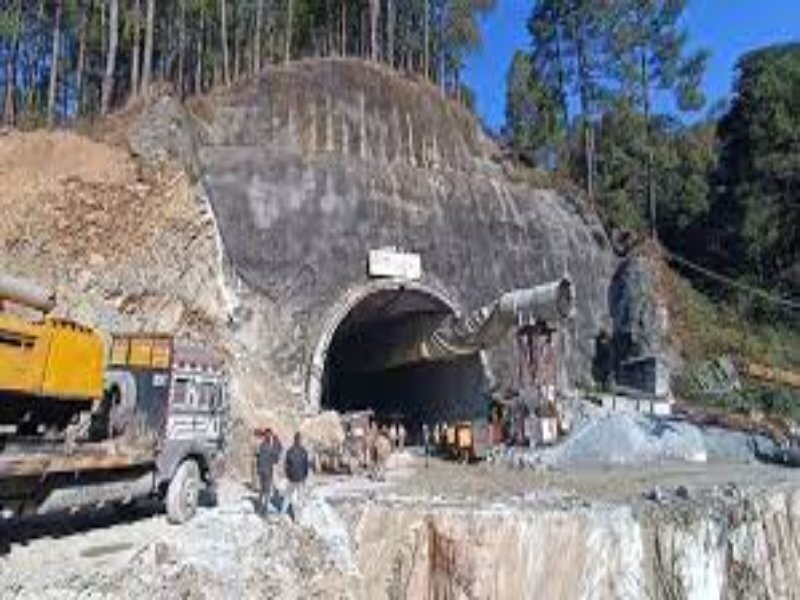 Silkyara Tunnel :भूस्खलन की घटना के बाद निर्माण कार्य में उत्पन्न हुई बाधा, निर्माण से पहले कैविटी का उपचार