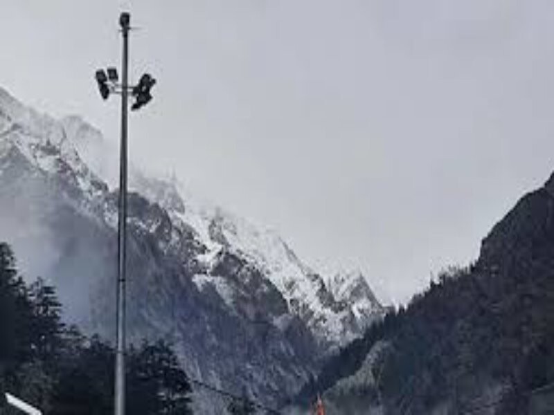 Uttarakhand Weather : ऊंचाई वाले इलाकों में बर्फबारी की संभावना, मौसम विज्ञान ने जारी किया यलो अलर्ट