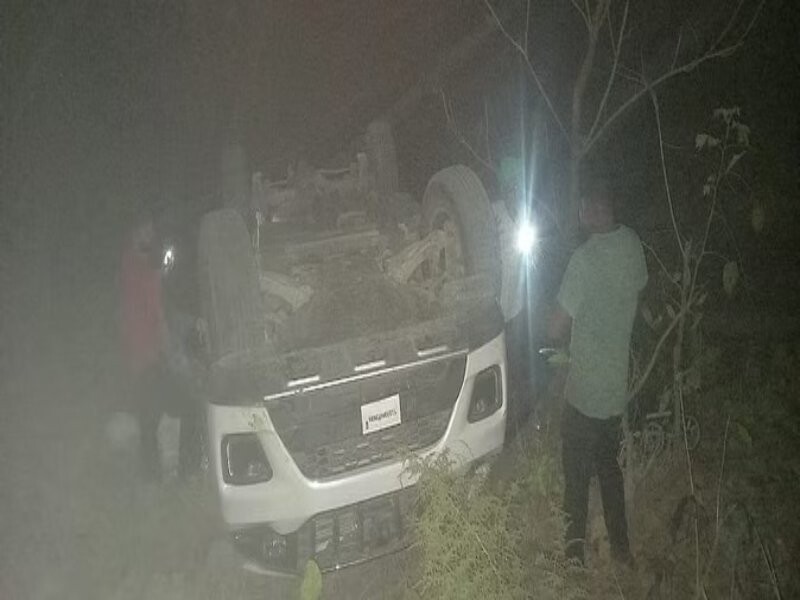 हरियाणा से लैंसडौन घूमने आए पर्यटक हुए दर्दनाक हादसे का शिकार; गड्ढे में गिरी कार