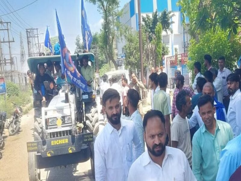 Haridwar : डॉ. भीमराव आंबेडकर का झंडा उतारकर भगवा झंडा लगाने पर हंगामा, पांच के खिलाफ मुकदमा दर्ज