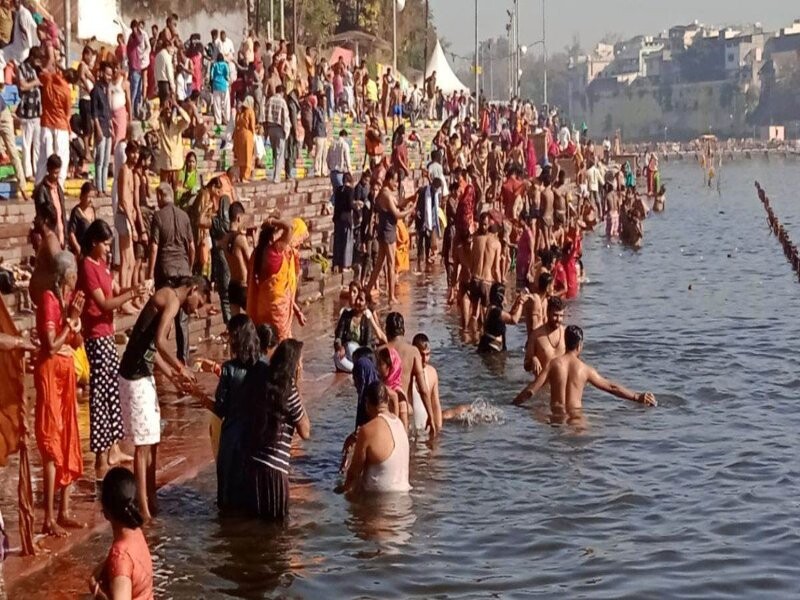 Somvati Amavasya 2024: दुर्लभ योग…गंगा स्नान को हरिद्वार में उमड़ा आस्था का सैलाब